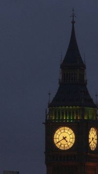 Big Ben night sky mobile background