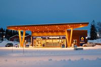 Statoil gas station, Hommelstø, Velfjord, Norway, 2008.