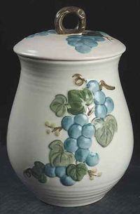 Sculptured Grape sugar canister