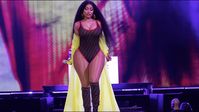 Nicki Minaj | Live Full The Nicki Wrld Tour | Full HD | Berlin, Germany | 28.2.19 - YouTube