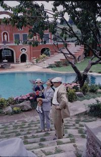 EVGENIA GL LOREN PONTI AND HER SON sophia-loren-villa-5b