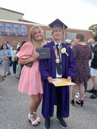 Graduation day. Siblings. Siblings picture.