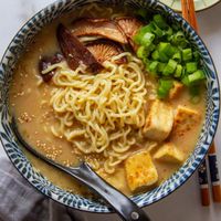 Vegan Creamy Miso Ramen - WoonHeng