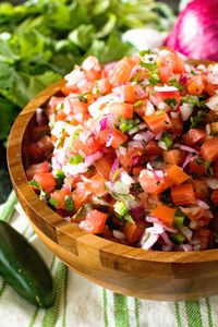 This quick and easy Pico de Gallo recipe is so delicious! It adds so much flavor to so many dishes as a topping or right by itself on a chip. It only requires six ingredients!#picodegallo #appetizer #recipe #mexican  via @julieseats