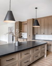 6  INSANELY GORGEOUS KITCHEN IDEAS WITH BLACK COUNTERTOPS WE LOVE