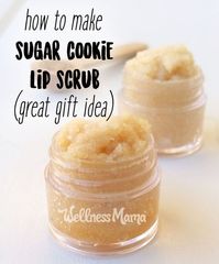 How to Make Sugar Cookie Lip Scrub (great gift idea) This DIY sugar cookie lip scrub exfoliates, heals and nourishes (plus, it smells delicious!).