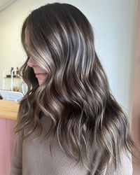 Sarah Marie | Hairstylist on Instagram: "⏮️ Reverse balayage 🤩🤎 #balayage #reversebalayage #kevinmurphy #amika #louisvillehairstylist #louisvilleky"