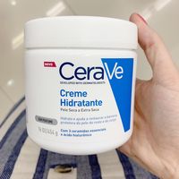 Dra Vanessa Guará on Instagram: “CeraVe é uma marca maravilhosa e muito bem conceituada no quesito hidratação. Vende em qualquer farmácia nos Eua naquele precinho que a…”