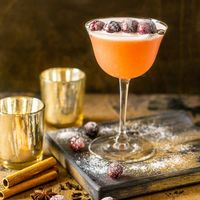 This is for you, whiskey lovers — meet the spiced cranberry bourbon sour that will be your new favorite holiday cocktail! Made with a fresh cranberry