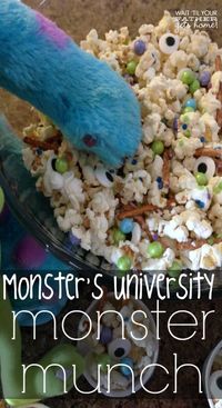 Monster's University family viewing party with Monster Munch snack via www.waittilyourfathergetshome.com #shop #cbias #ScareEdu