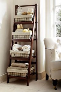 45+ Clever Repurposed Old Ladder Ideas 89