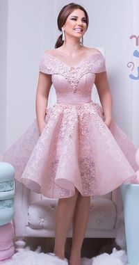 Pink Off-the-Shoulder Homecoming Dresses_Lace Appliqued Ruffles Short Prom Dress