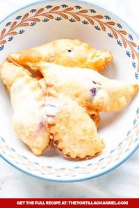 Dessert empanadas are blueberry handpies. Discover best ideas and inspiration for fried blueberry empanadas. Get inspired and try out new things like this homemade blueberry empanada recipe. Mexican Dessert, Mexican Food, How To Make Empanadas Dough, Baked Empanadas, How To Make Empanadas Easy, Empanada Pie, Authentic Empanadas, Different Empanada Fillings, Empanadas Recipe Vegetarian