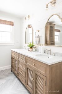 Learn how to use mixed metals in your kitchen, bathroom, and the rest of your home to create a look that's both trendy and timeless.