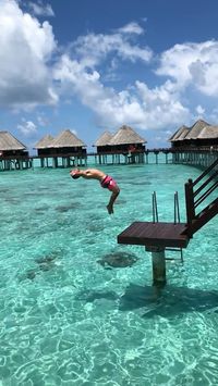 Incredible resort in the Maldives with @tary. Who wouldn’t want a swim platform right to their room?! #maldives #resort