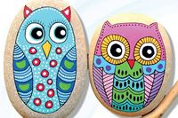 See how to paint these owls with The Art of Stone Painting tutorial here. #stonepainting #paintedrocks #stones #rocks #handpaint #gardenart #craft #paintstones #empressofdirt #naturecraft