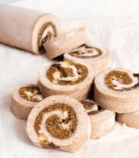 Raw Vegan Cinnamon Rolls