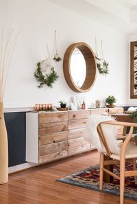 Check out this simple, classic dining room Christmas decor. I love the modern lines and how the wall colors changed the room!