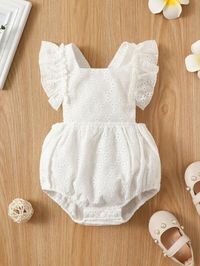 Discover cute and comfortable summer outfits for baby girls. Find stylish ideas and where to shop for the perfect look. Check them out now!