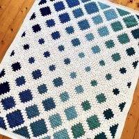 Ravelry: kmoleta's Ombré Spin Your Granny Square throw blanket