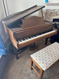 Marketplace - Baby grand piano | Facebook