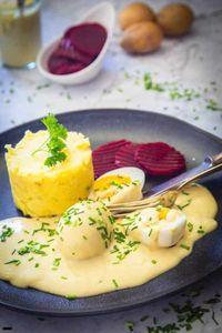 Klassische Senfeier - das Rezept für Eier in Senfsauce | tastybits