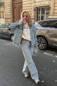 Are you looking for the best wide leg jeans outfit ideas? Check this post for the best style tips on how to style wide leg jeans for different occasions, what to wear with wide leg denim jeans, and the trendiest wide-leg jeans outfit ideas to copy.
