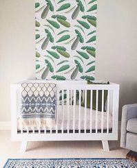 🍃 love this statement wall panel! 🤩 • #babyletto Hudson crib • ���