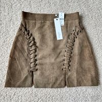 Adorable Skirt From Lf By Millau, New With Tags Size Xs Baseball Stitch Design Down The Front With Back Zipper