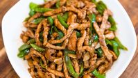 The Serect to Tender and Succulent Meat (Stir Fry Pork With Green Pepper) - YouTube