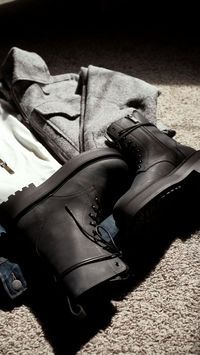 #WomensStyle #BlackBoots #FallStyle #CasualEverydayLooks #CombatBoots