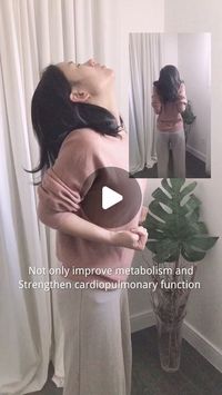 Dr. Laurel (LuoLuo) Liu , Dr.Ac on Instagram: "This exercise was invented by Professor Cheng Kai from the Department of Acupuncture and Moxibustion, Beijing University of Chinese Medicine. 
 
Why this five-second and simple exercise can strengthen the heart and lungs? 
 
Reason #1: Breast expansion helps strengthen lung function

In traditional chinse medicine, one of the most important lung functions is Controls Dispersing and Descending

Lung spreads defensive chi and Body Fluids all over the body. 

Nowadays, many people play with mobile phones and watch computers, 

and they lower their heads and hold their chests. 

It will prevent our lung chi from spreading to our body. 

For a long time, our various organs will lack oxygen, which will cause various diseases.

This action is very ef