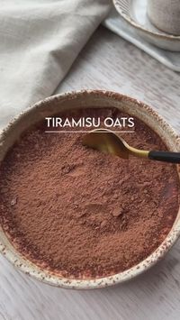 Move over coffee, today's pick-me-up job is reserved for tiramisu oats! ☕️ Who needs to give this a go? 🤩|🎥 Credit: @hey_renu