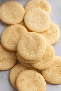 Basic butter cookies are great for the holidays and Christmas! #cookies #christmas #holiday