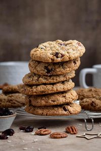 Cranberry pecan oatmeal cookies - these moreish vegan cookies are chewy, chunky, hearty and utterly delicious!

They are easy to make with basic ingredients and are so satisfying!