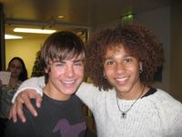 14 Photos That Will Have You Screaming For a 'High School Musical' Reunion - J-14