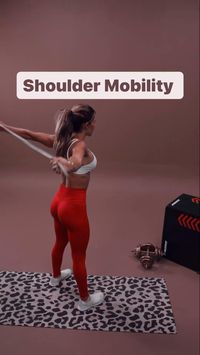 Shoulder mobility by the amazing @alexia_clark. #shouldermobility #mobilitytraining #mobilityexercises #bodymobility #shouldermobility