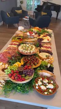 #grazingtables #grazingtableideas #cheeseboards #fooddisplay #foodart #foodphotography #foodporn #charcuterie #charcuterieboardideas #partyfoodideas #birthdaypartyideas #celebration #foodvideos