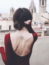 Kompass Tattoo auf dem Rücken, compass tattoo on back Kompass Tattoo hinaus dem Umstellen Kompass Tattoo hinaus dem Umstellen...,  #auf #dem #Kompass #Rücken #Tattoo #tattoosforwomensmalltravel