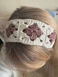 This listing is for one crochet boho headband. Beige and primrose.  Headband has ties. The headband measures 18" and the strap each measure 15".  it is 2.5" wide. Made out of a cotton acrylic yarn. Easy to care for. Hand wash and lay flat to dry  Shipping included in price.