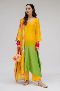 Buy Chrkha Yellow Shantoon Chanderi Silk Kurta Set Online | Aza Fashions