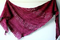 Nurmilintu | by Heidi Alander | free pattern | triangle shawl in garter and lace