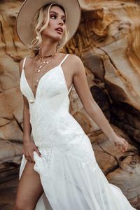 Lovers Society's 2020 collection has launched, and we're here for it! Are you a free-spirited, romantic and artistic brides? We have a feeling you'll fall in love with this collection, too. Click here to meet all of the stunning styles! | modern wedding dress, 2020 wedding dress, unique wedding dress #lovelybride #weddingdress #bridetobe