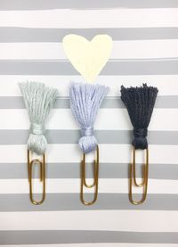 Get organized or save your spot on your favorite book with these super simple and stylish DIYs! DIY Tassel & DIY Pom Pom Bookmarks/Page tabs!