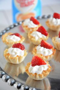 {5 Ingredient} Strawberries and Cream Tarts | A guilt free, no bake dessert with vanilla greek yogurt custard, phyllo cups & strawberries! #TakeBackVanilla #CGC