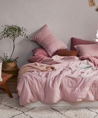 Shop Ever Lasting's high quality, soft, cozy and stylish bedding sets and start your next room makeover. Buy Duo Bedding Set / Purple + Lilac and enjoy its softness and quality. Our collections include duvet covers, comforters and bed sheets. Enjoy free US and international shipping.