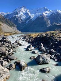 WHAT TO DO AT MT COOK: Discover the best views and things to do at Aoraki Mount Cook in New Zealand! #travel #newzealand #views #moutain #glacier