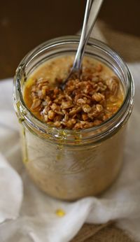 overnight pumpkin breakfast smoothie with brown butter granola + honey #thanksgiving #recipes #food #leftovers #thanksgiving leftovers