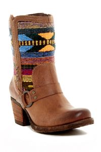 Love the woven detailing on these fun boots for fall!