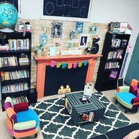 @ramblingthoughtsfromgrade5 makes her classroom feel just like home! #classroomlibrary